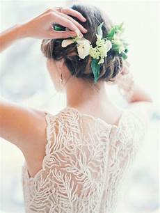 Wedding Hairstyles With Fresh Flowers by Wedding Hairstyles 15 Fab Ways To Wear Flowers In Your Wedding Hairstyles With Fresh Flowers