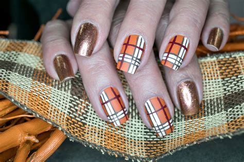 Festive Plaid Nail Design Ideas: Cozy Autumn Inspiration
