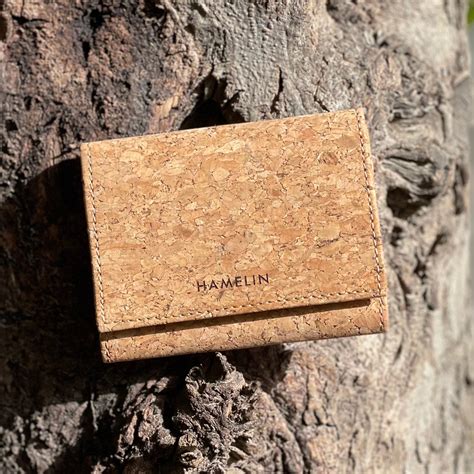 Mega Card Wallet - Natural Cork Granular (RFID Safe) – Hamelin
