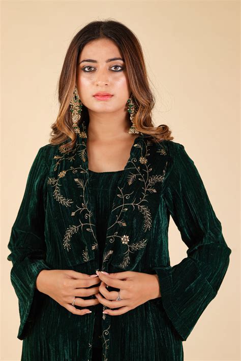 Bottle Green Velvet Cape Set: Shop Now! – INCHING INDIA