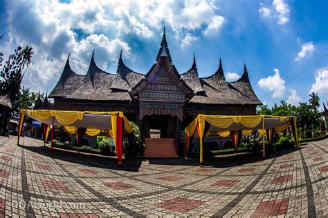 Taman Mini Indonesia Indah (TMII)