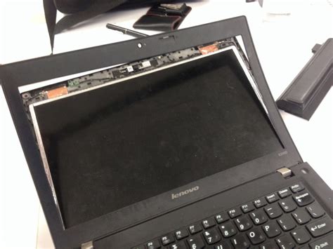 thinkpad X260 笔记本电脑换屏幕，全程细节图，附屏幕型号-华强北商行-售后服务 - www.HQBSH.com