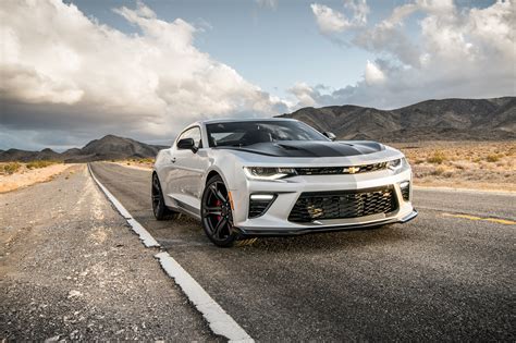 2017 Chevrolet Camaro SS 1LE First Drive Review | Automobile Magazine