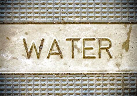 Water vs Sign 的图像结果