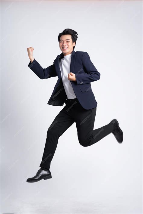 Action Poses Man in Business Suit 的图像结果