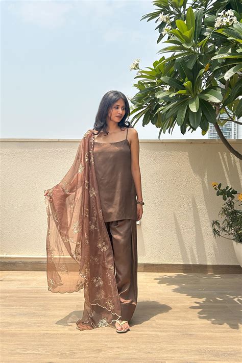 Kapisa Farshi Salwar Set - Brown – Wari