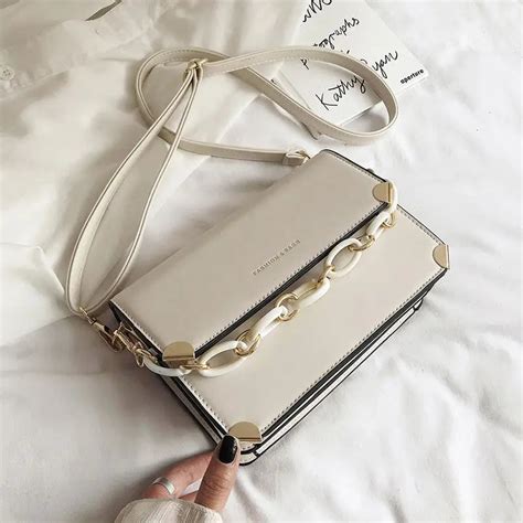 Acrylic Chain Small Square Shoulder Bag – CRAZE
