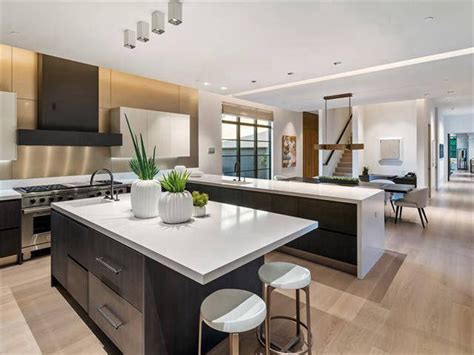 Wambia Wood Work | Custom Millwork Installation