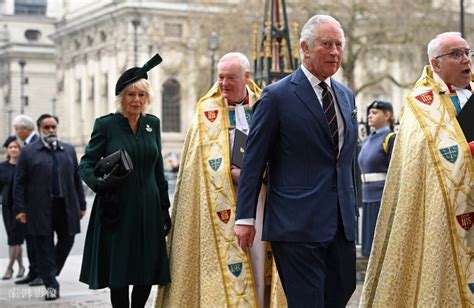 英女王确诊新冠后首次公开露面 回看女王夫妇往昔-搜狐大视野-搜狐新闻