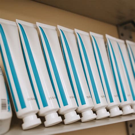 Say Goodbye to Dark Spots by Whitening Underarms with Toothpaste