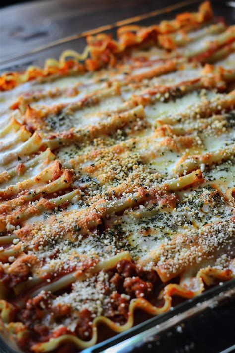 https://therecipebox.net/wp-content/uploads/2025/06/Lasagna-Recipe-Using-Uncooked-Noodles.jpg