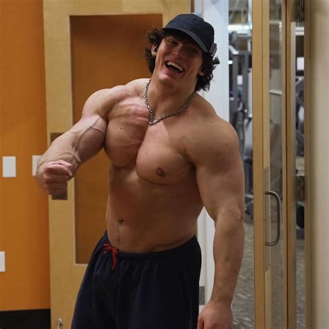 Sam Sulek Gym 的图像结果