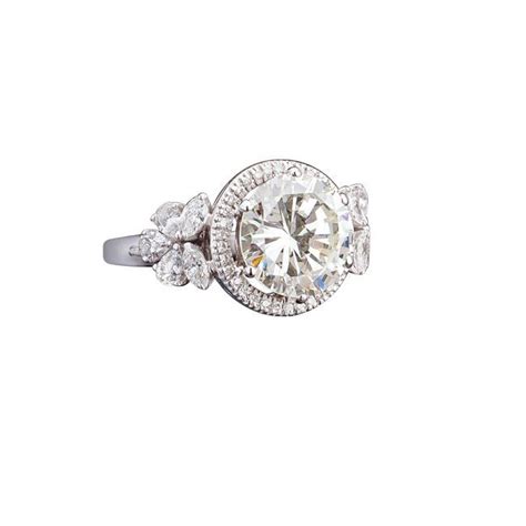 How to Buy an Engagement Ring? Things to Consider Before Buying an ...