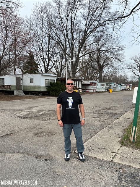 Visiting Some Eminem "8 Mile" Film Locations in Detroit!