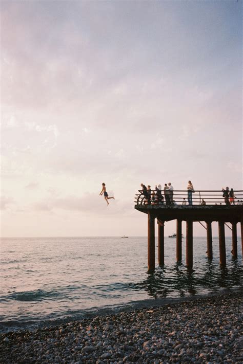 Group Of People At The Beach Photos, Download The BEST Free Group Of ...