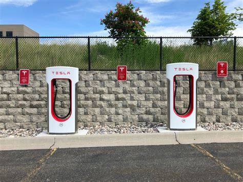 Tesla Expands Supercharger Network with Steak ‘n Shake Partnership