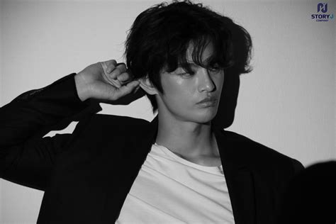 Seo In-guk Explores Heartbreak With His New Single 