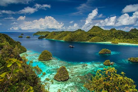 Raja Ampat Wallpapers - Top Free Raja Ampat Backgrounds - WallpaperAccess