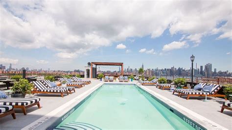 15 STAND-OUT Rooftop Bars in Brooklyn (Waiting to Be Explored!)