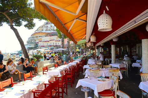 perfume in Spanish: Meaning, Usage and Examples | SpanishStep