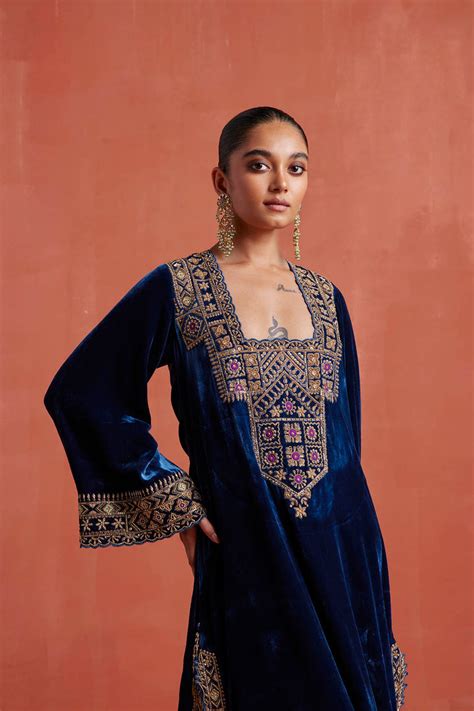 Taal Kaftan – Sureena Chowdhri