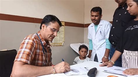 मानसून में बच्चों की बीमारियों में हुआ इजाफा, अस्पताल में लगी मरीजों की ...