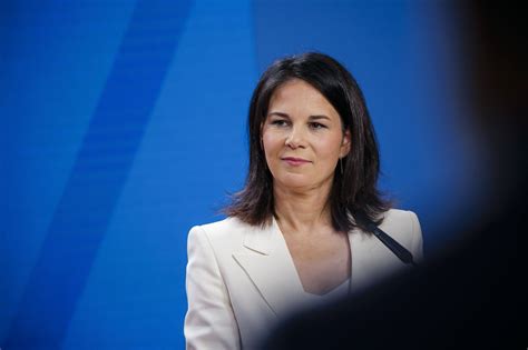 Annalena Baerbock: So hoch ist das Gehalt der Außenministerin - wmn