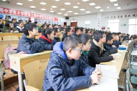 绵阳中学英才学校2022年春季学期特长生专项会议_张曦_发展_运动