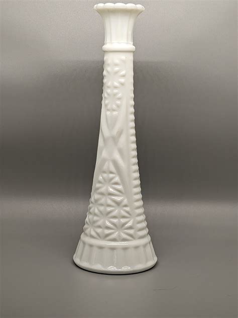 Milk Glass Bud Vase Vintage - Etsy