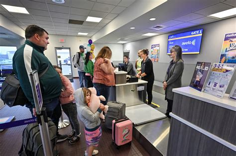 Salem city councilors support closing second runway at city airport ...