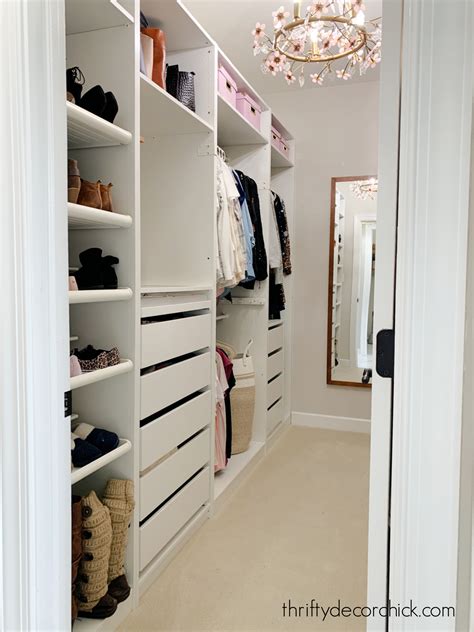Walk In Closet Wallpaper