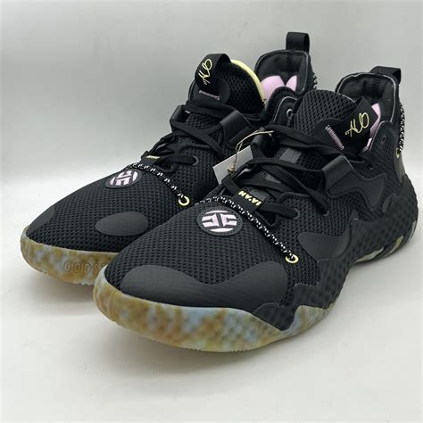 Баскетбольні кросівки Adidas Harden vol.6: 3 499 грн. - Кросівки для ...