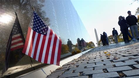 Fact-check: BLM protesters did not deface Vietnam memorial in DC