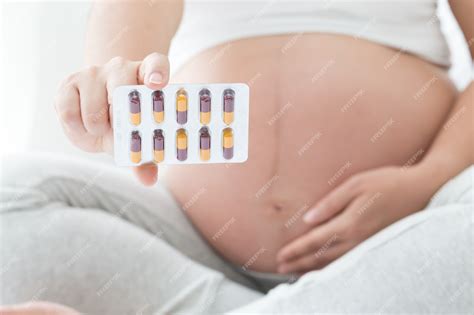 Premium Photo | Pregnant women selected drug capsule, Safe medications ...