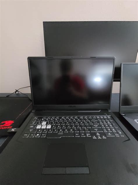 I saw a post about a week ago regarding something about screen leaking or something of that kind ...