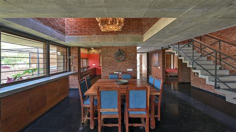 Brick and concrete play a starring role in this Ahmedabad home’s design ...