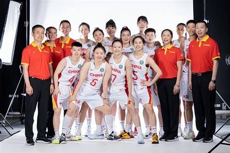内蒙古7名队员教练入选中国女篮 出征世界杯！_女排世锦赛中国14人名单_比赛_李月