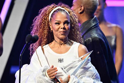 Janet Jackson Performs at 2025 AMAs in Cropped Jacket and Baggy Jeans