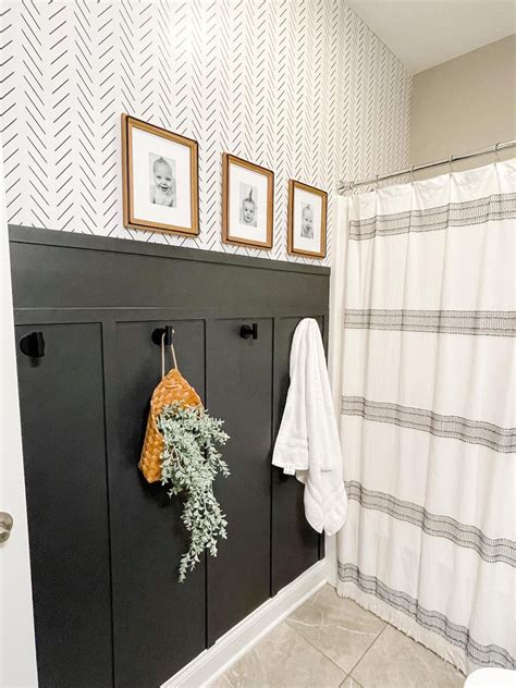 Black and White Bathroom Decor Ideas
