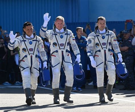 Russia Aiming to Build Own Space Station, Exit ISS | Newsmax.com