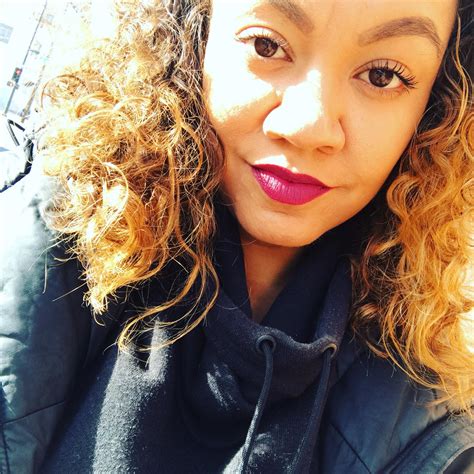 Loving my new lipstick and lips pencil from Runway Rogue! : r ...