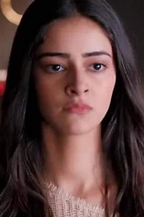 Ananya Panday’s Bio, Age, Relationships, Latest Buzz, Photos & Videos