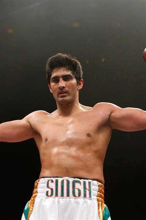 Floyd Mayweather’s Bio, Age, Relationships, Latest Buzz, Photos & Videos