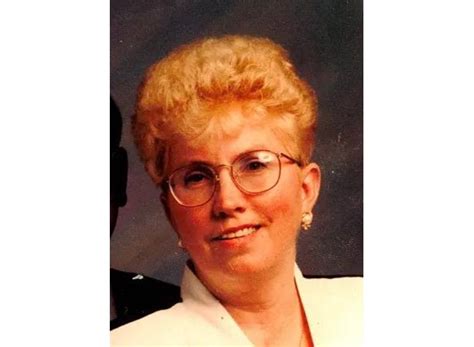 Sally Wolford Obituary (2025) - Oneida, IL - Hurd-Hendricks Funeral ...