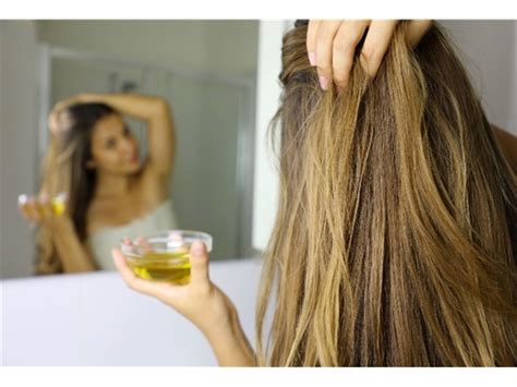 A Guide to Proper Hair Oil Application | Hey6E.com