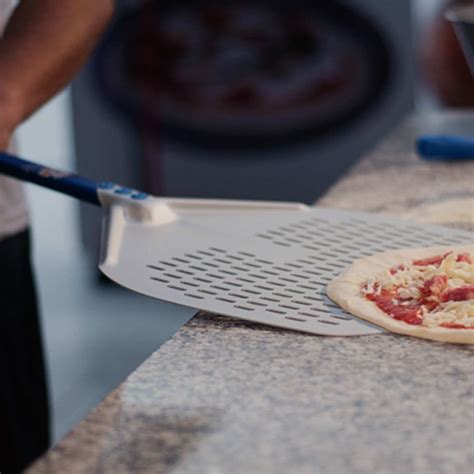 Perforated rectangular anodized aluminum pizza peel 30cm - GI Metal