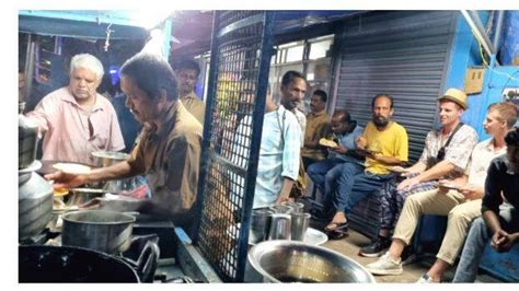 വിദേശികളുടെ പ്രിയ ഭക്ഷണ ഇടമായി സുരയുടെ തട്ട് കട - LOCAL - ERNAKULAM ...