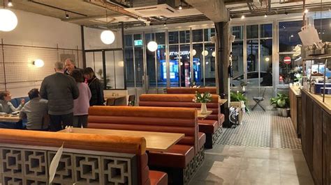 BLUEBELLES OF PORTOBELLO FINCHLEY, London - Menu, Prices & Restaurant ...