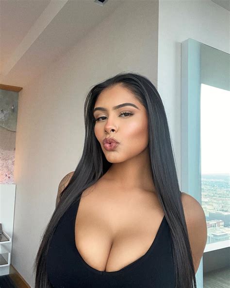 L’sie | Happy Saturday 🥰😘 | Instagram