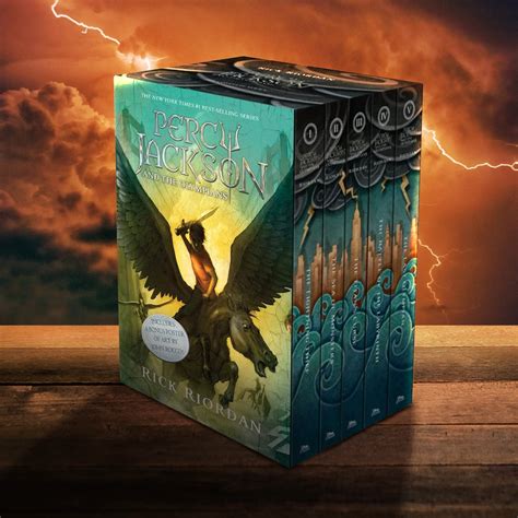 Percy Jackson and the Olympians 5 Book Paperback Boxed Set (W/Poster ...
